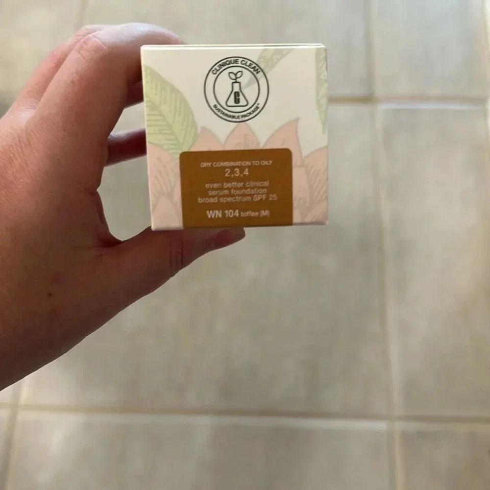 *Final Price* Even Better Clinical Serum Foundation SPF 25 NIB WN104 Toffee